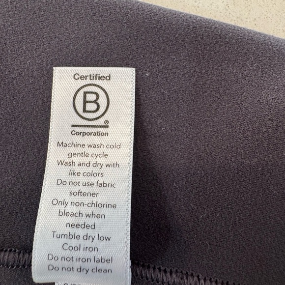 Athleta SALUTATION STASH POCKET II CINCH 7/8 Leggings Women’s Size M Purple - Picture 4 of 14